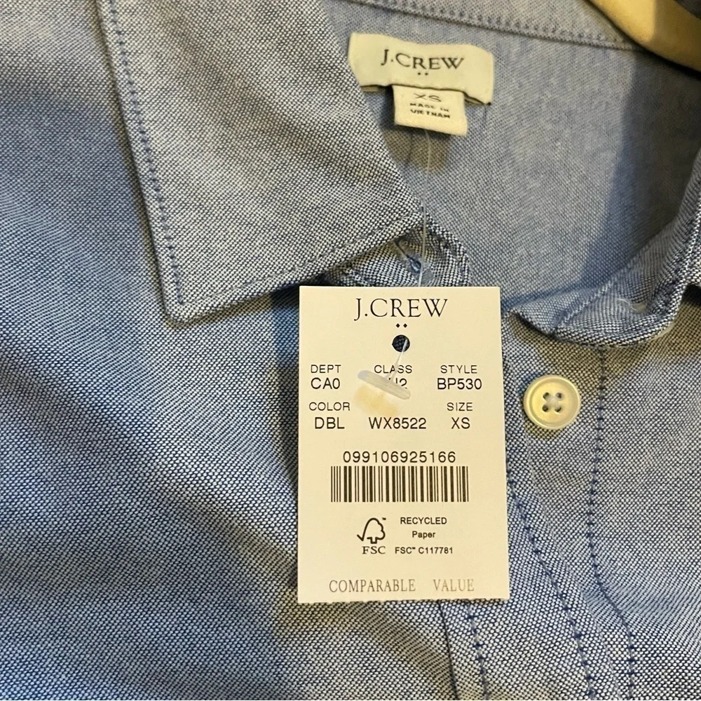 NWT Women’s J.Crew denim long sleeve button down shirt. Size: xs